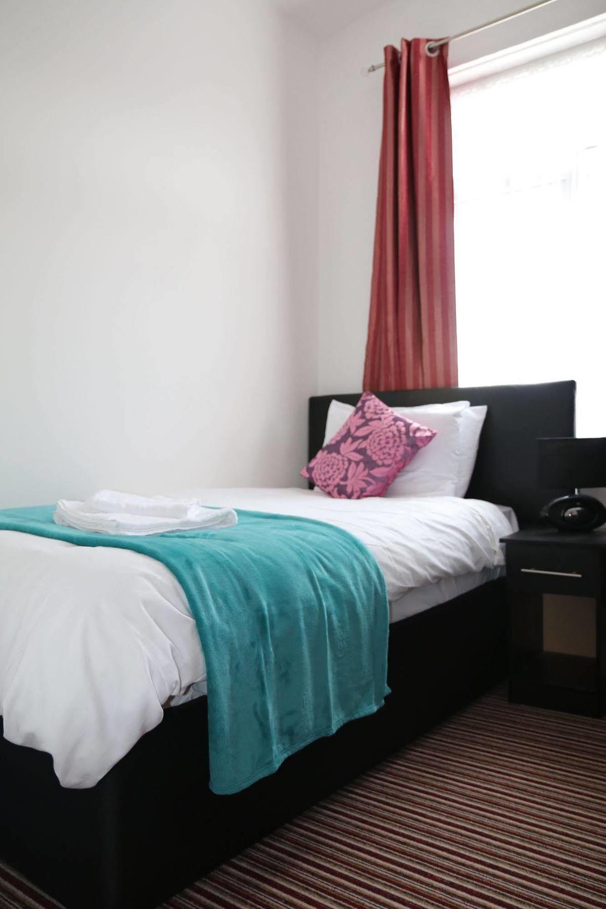 Metro House Star Accommodation 伦敦 外观 照片